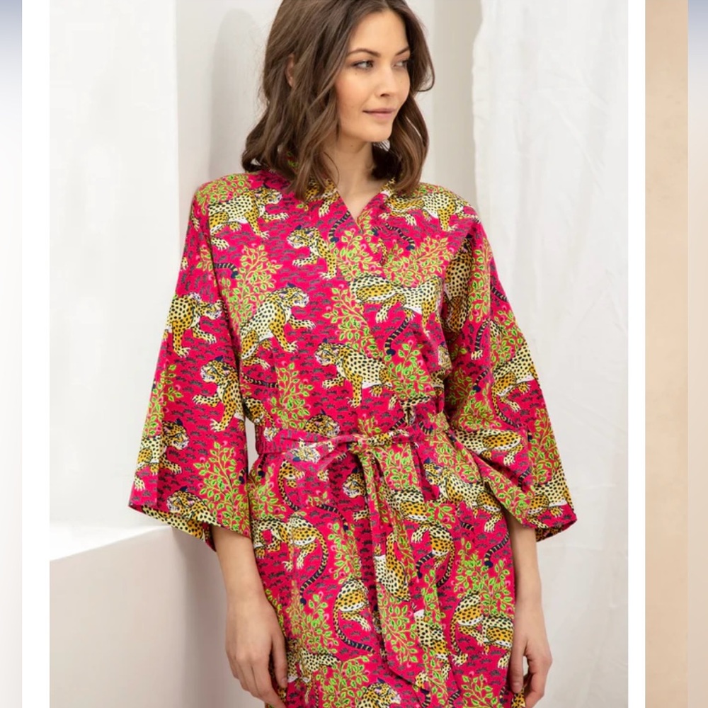 Printfresh Bagheera Organic Cotton Leopard Robe- Hot Pink